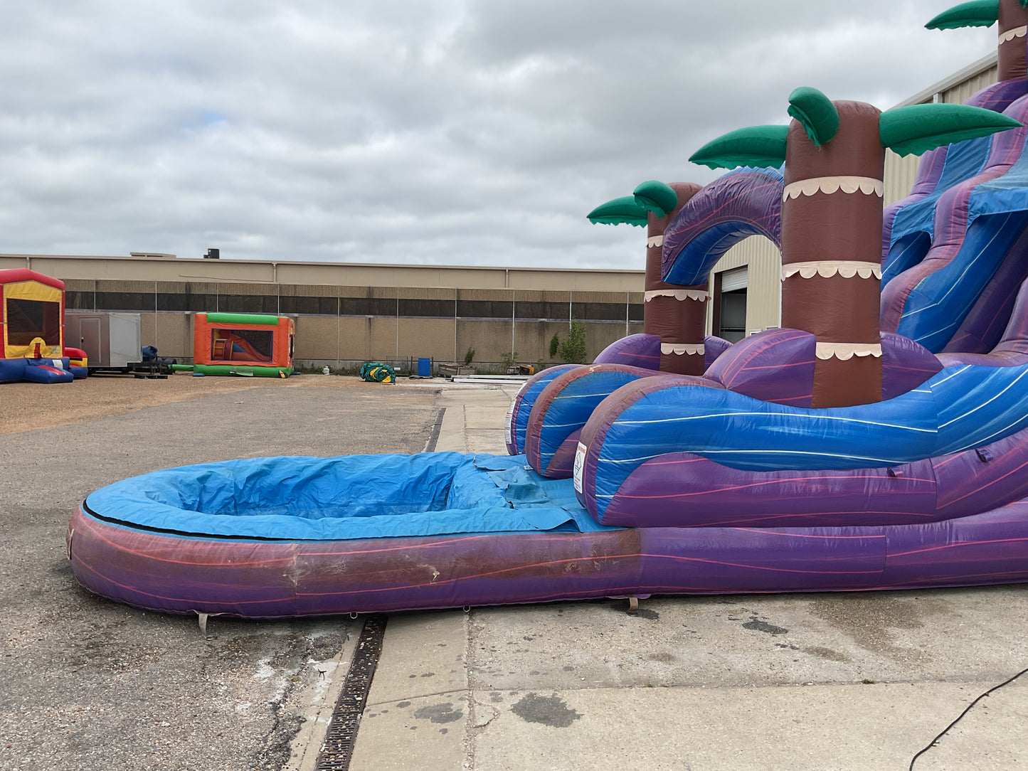 18' Purple Hurricane with pool