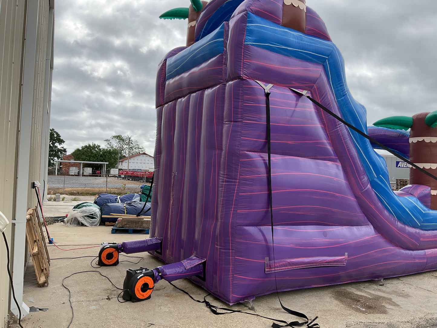 18' Purple Hurricane with pool