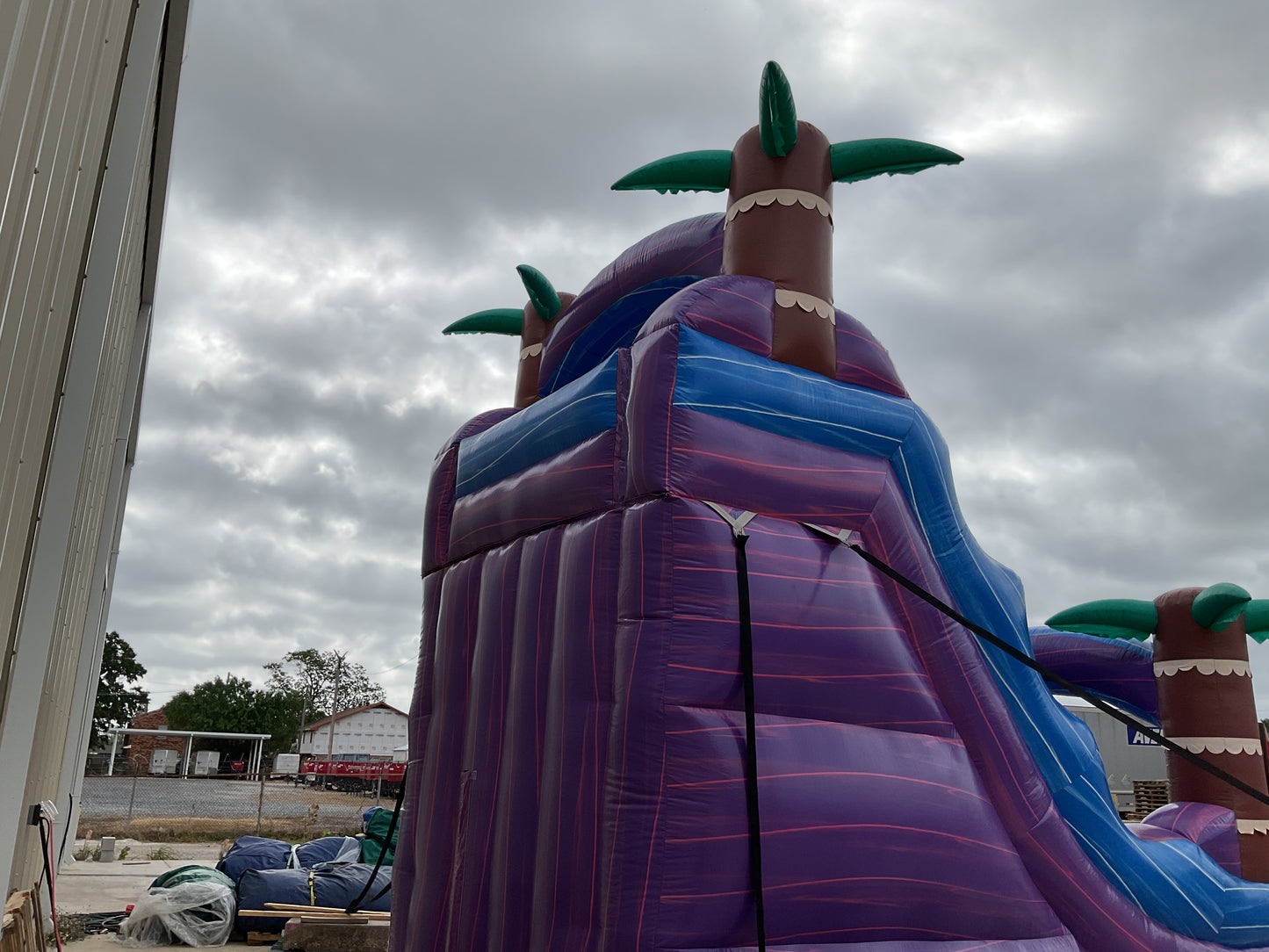 18' Purple Hurricane with pool