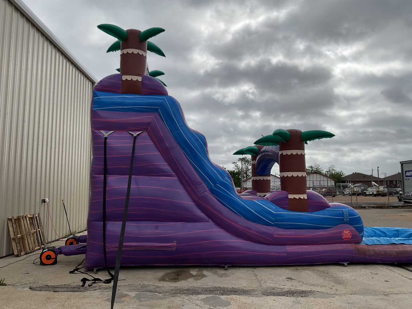 18' Purple Hurricane with pool