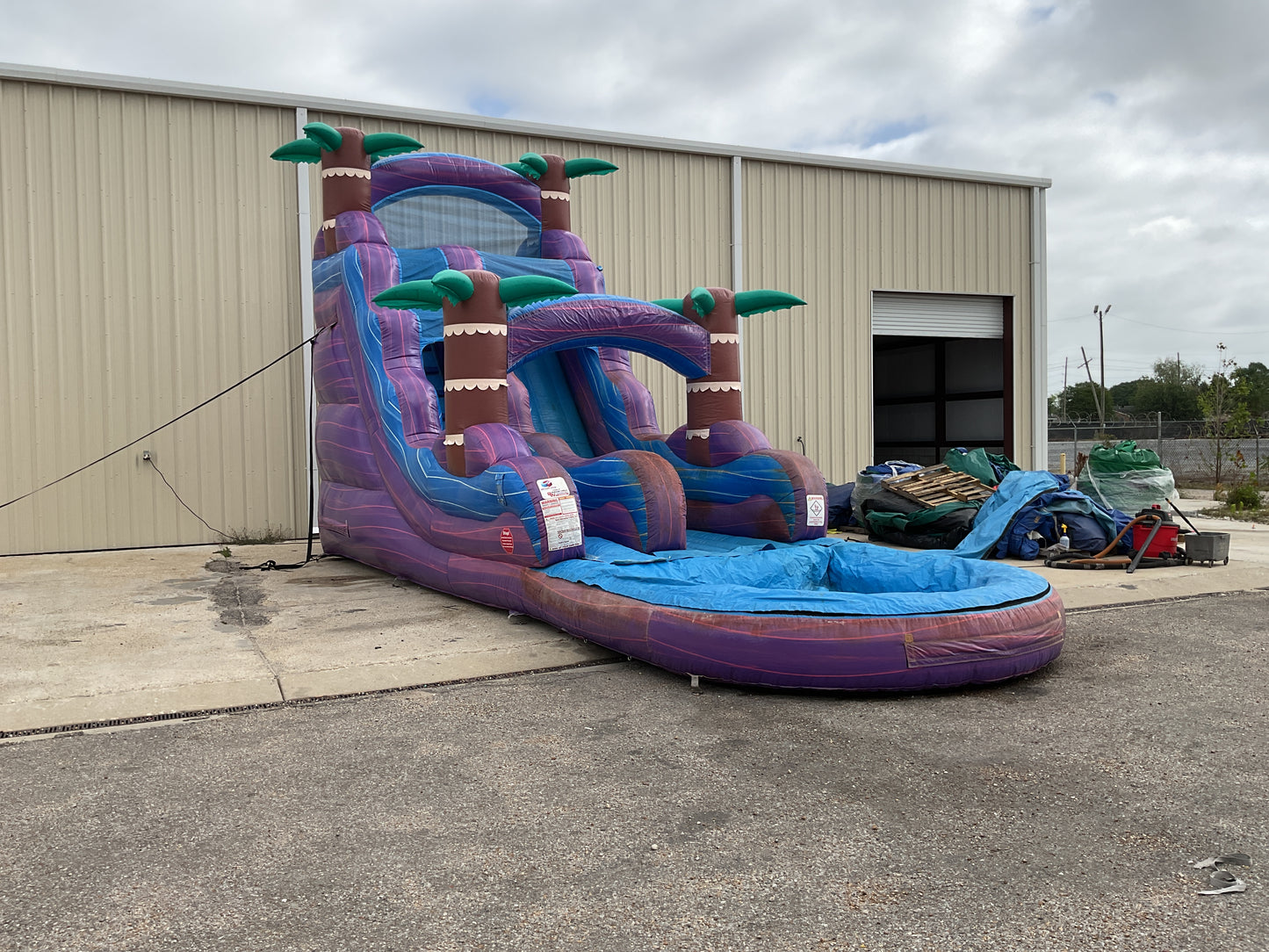 18' Purple Hurricane with pool