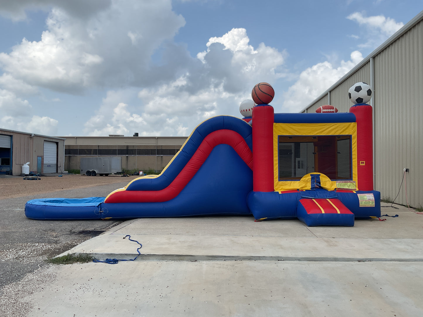 Sports Wet Dry Combo with pool