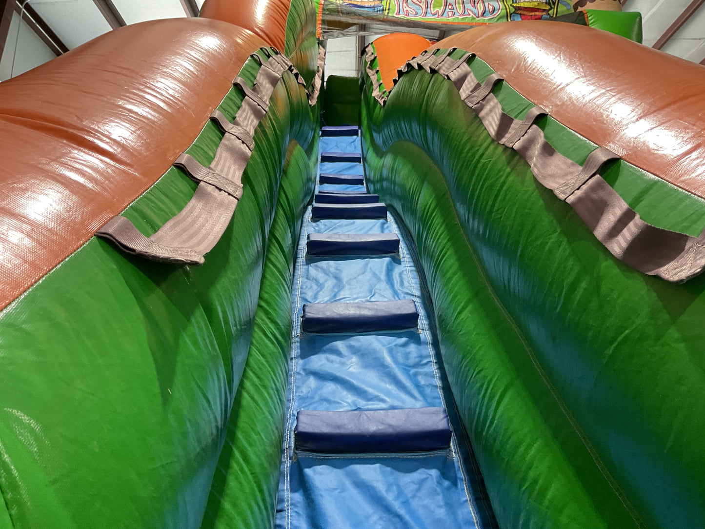 19' Tiki Island Slide with landing