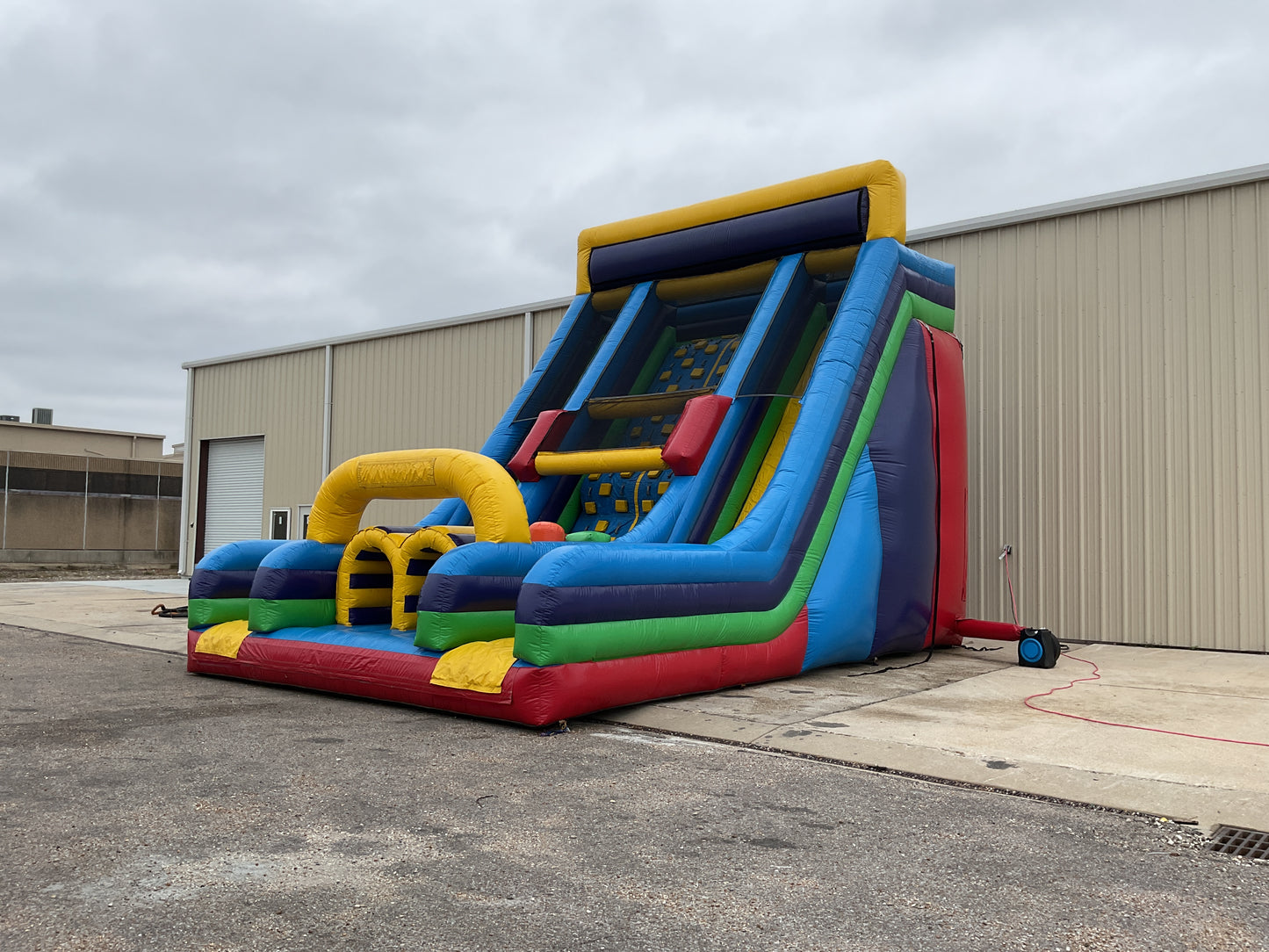 22' Vertical Rush Slide