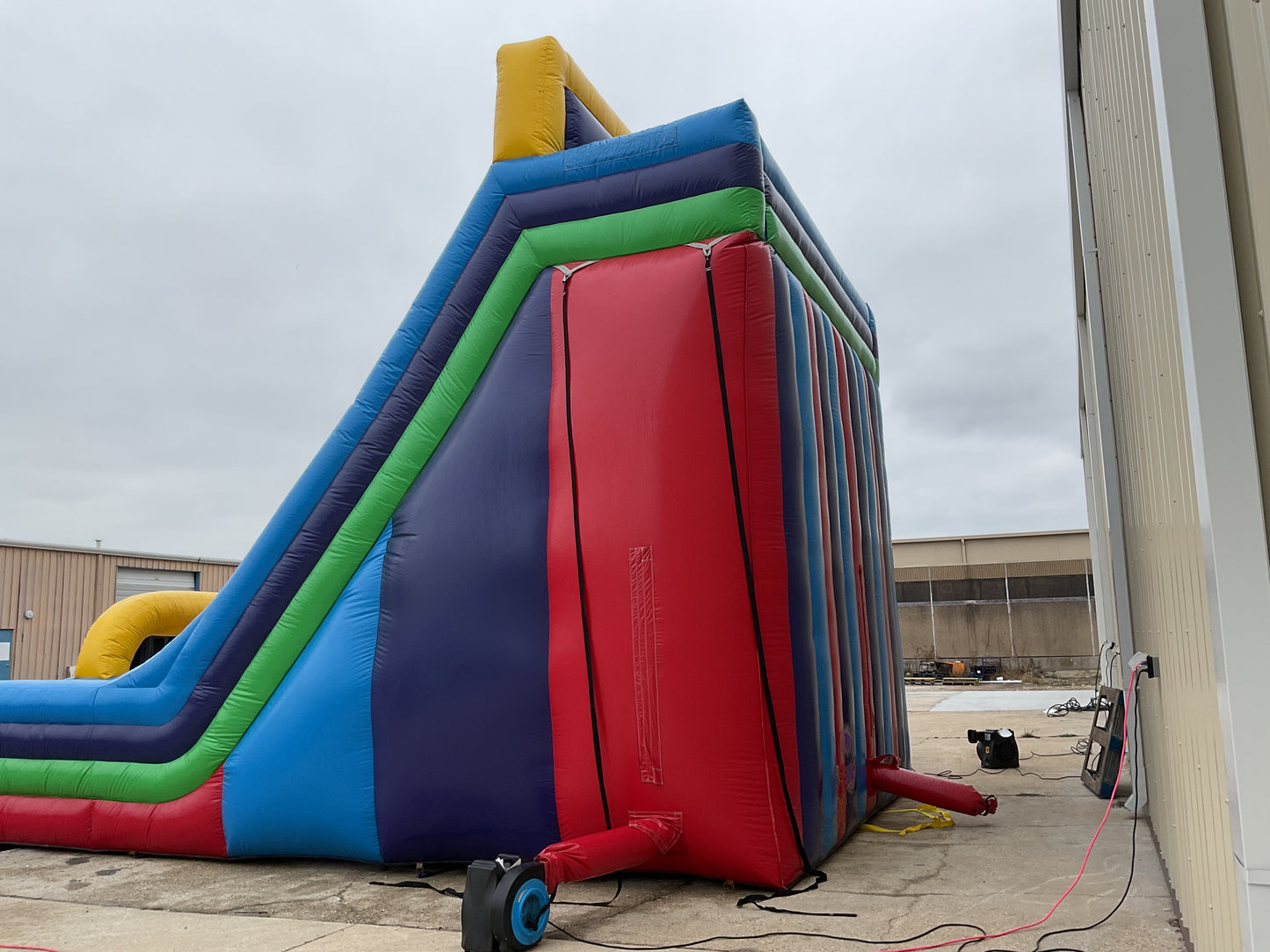 22' Vertical Rush Slide