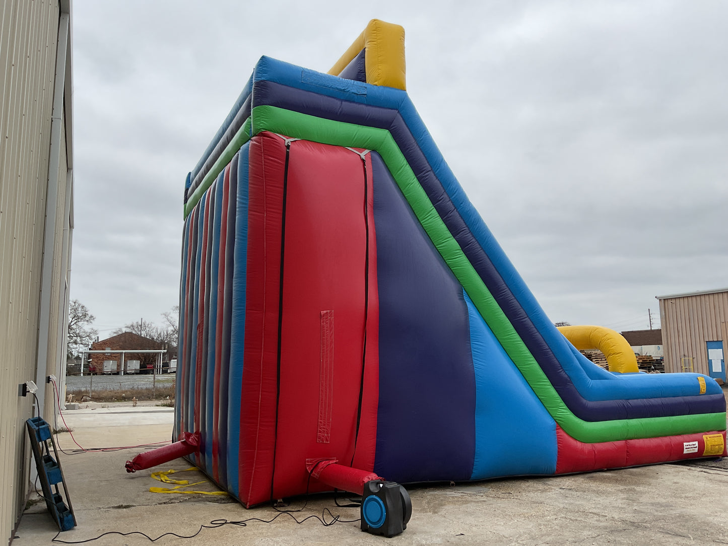 22' Vertical Rush Slide