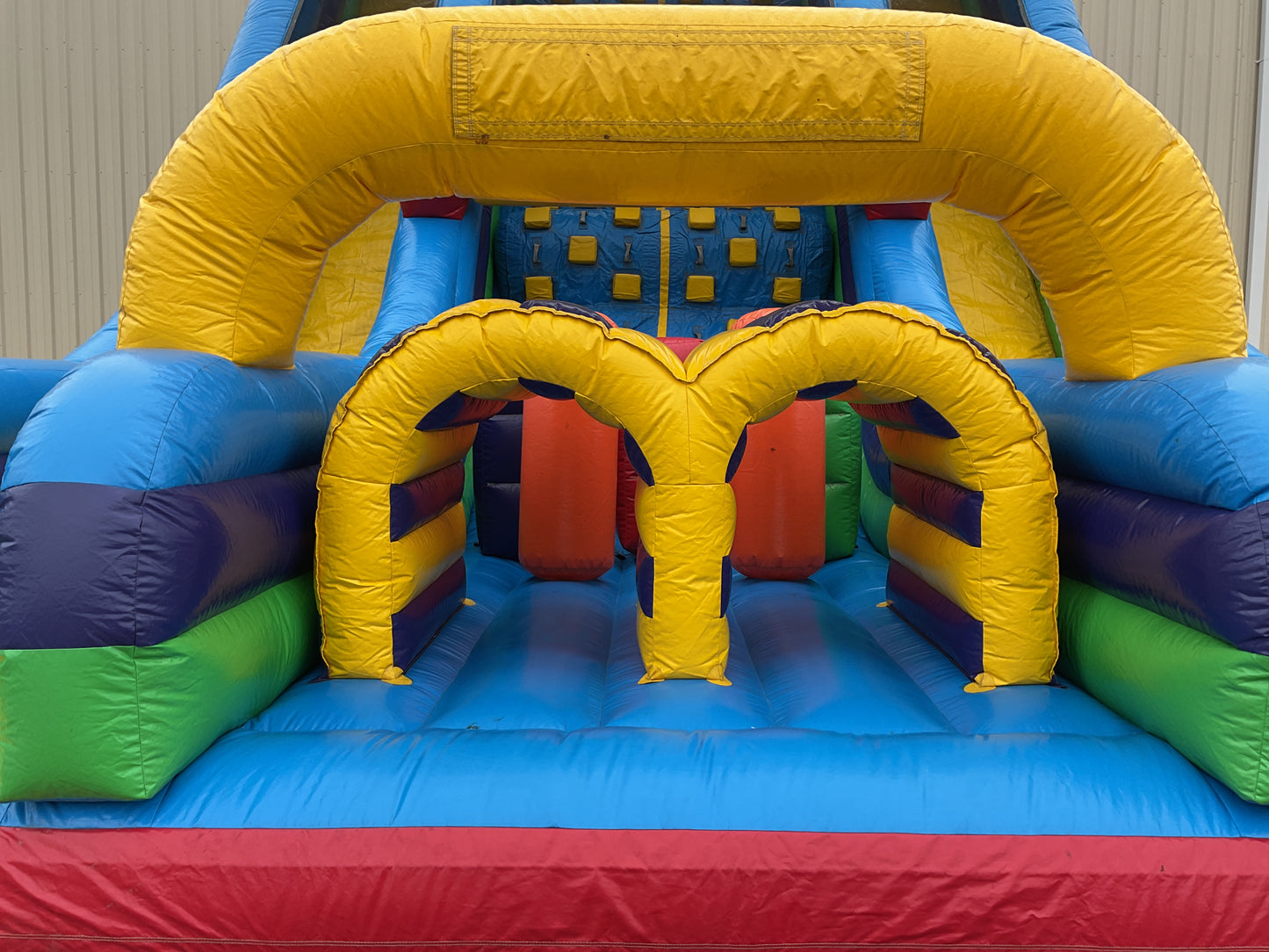 22' Vertical Rush Slide