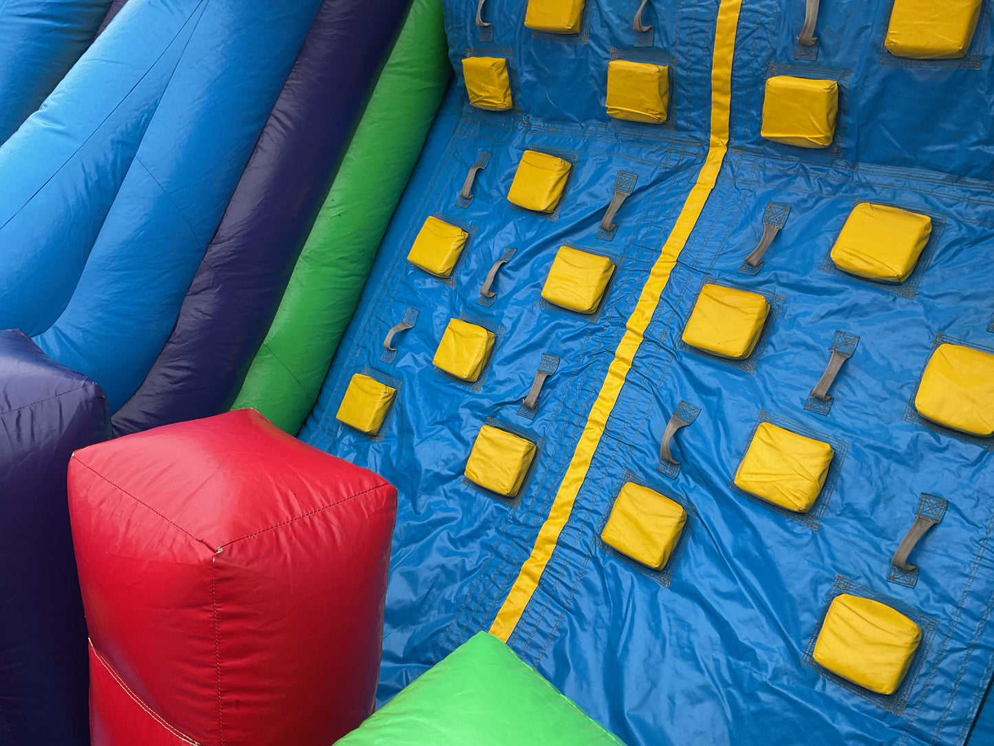 22' Vertical Rush Slide
