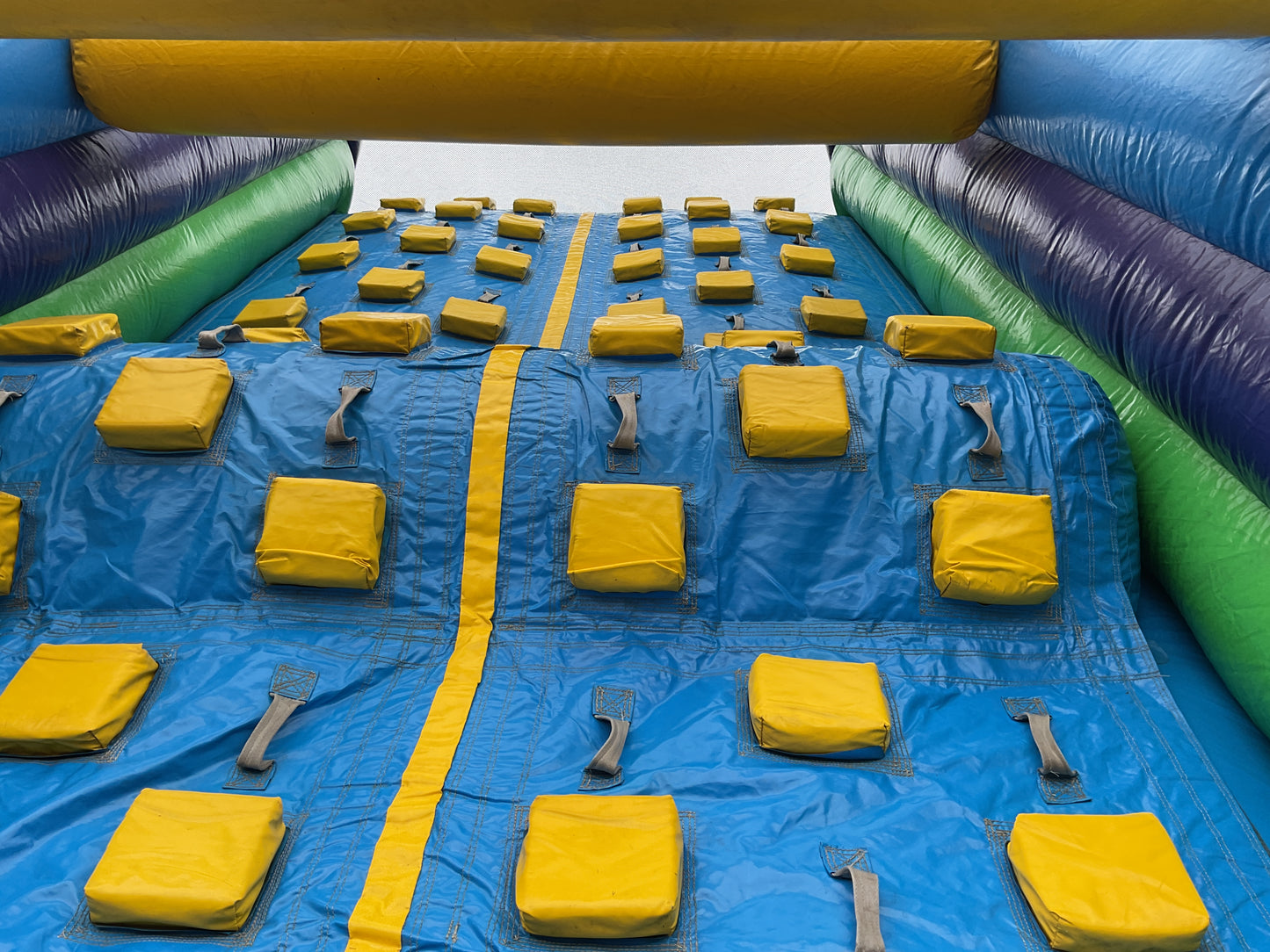 22' Vertical Rush Slide