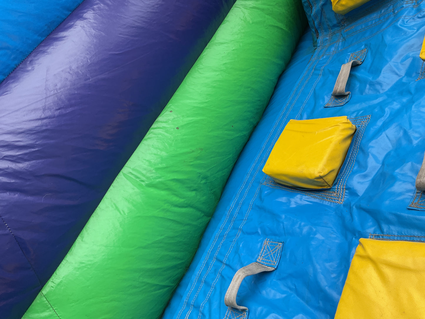 22' Vertical Rush Slide