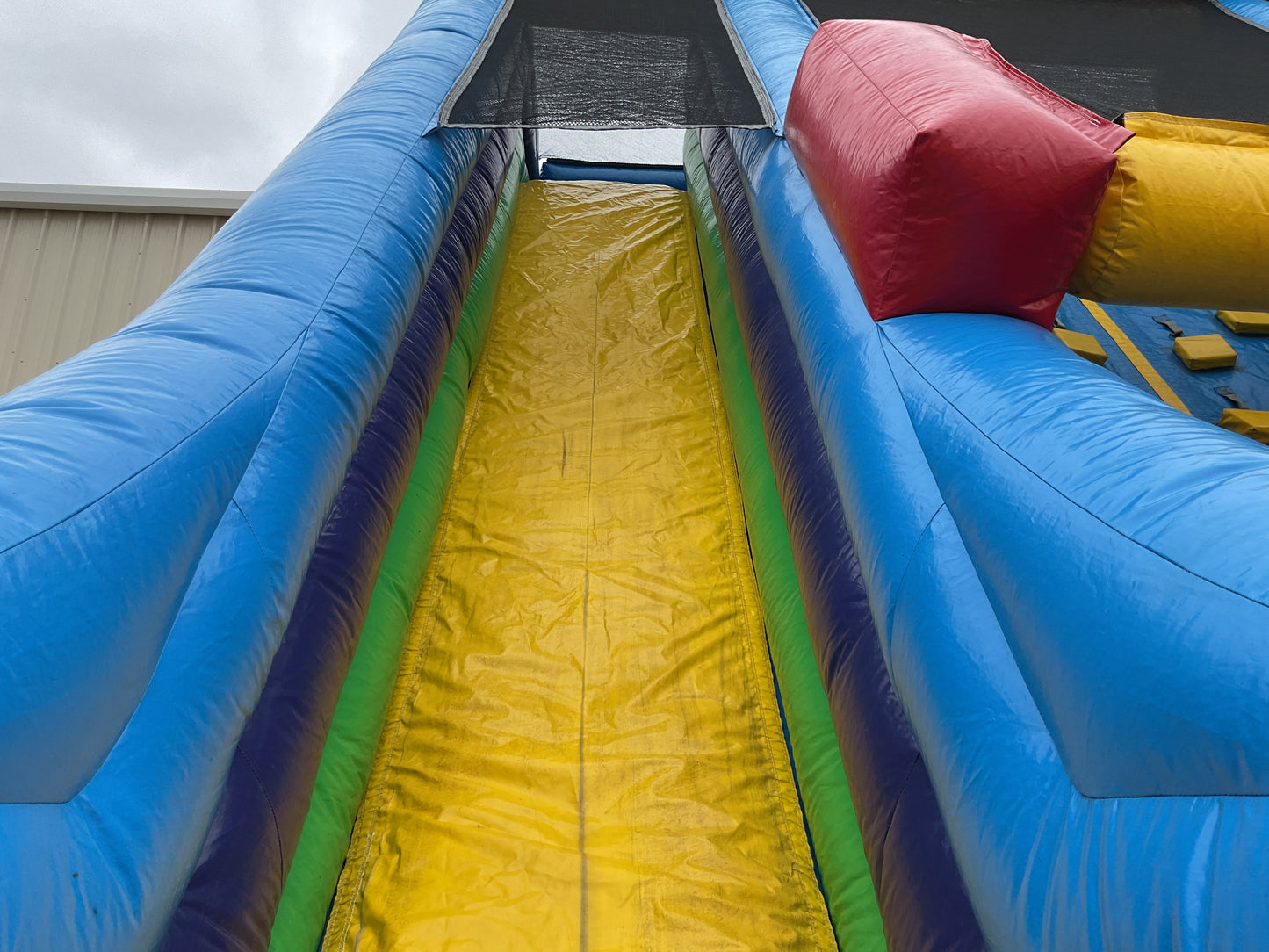 22' Vertical Rush Slide
