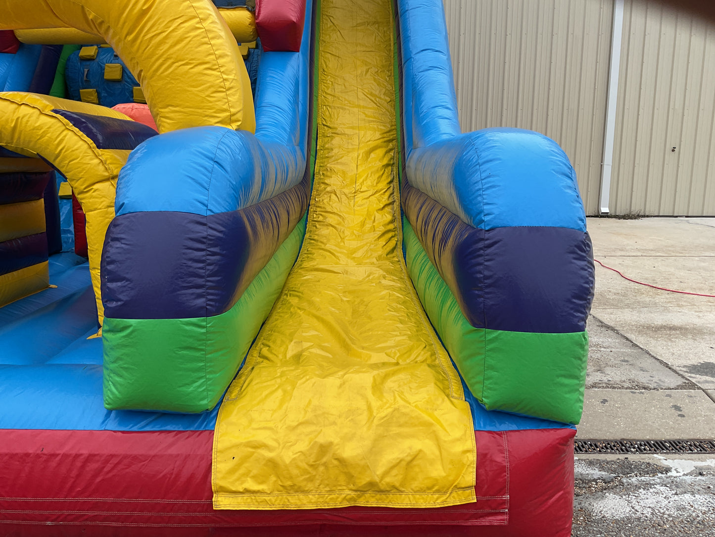 22' Vertical Rush Slide