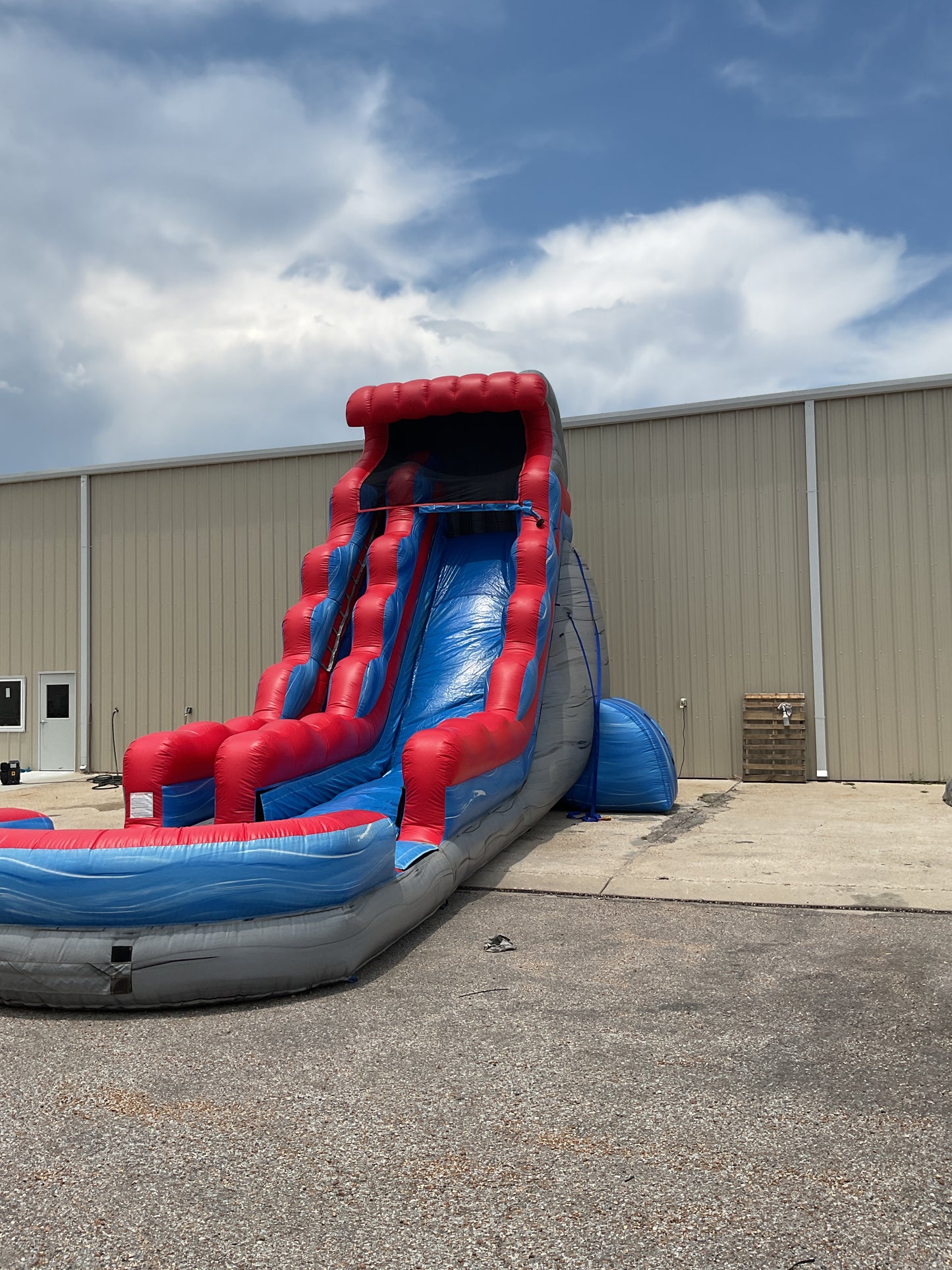 22' Rocky Tsunami Slide with pool