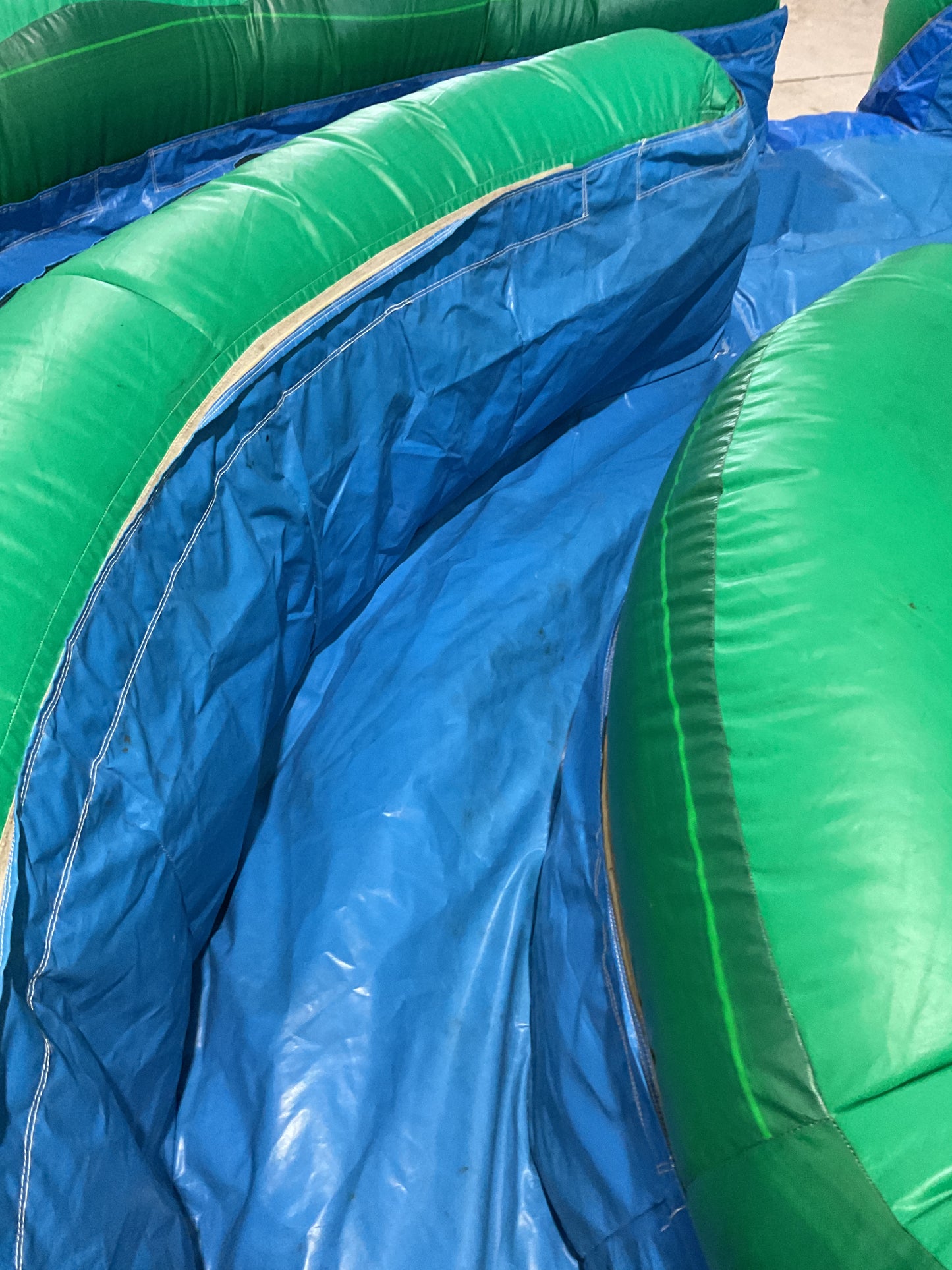 18' Emerald Canyons Slide