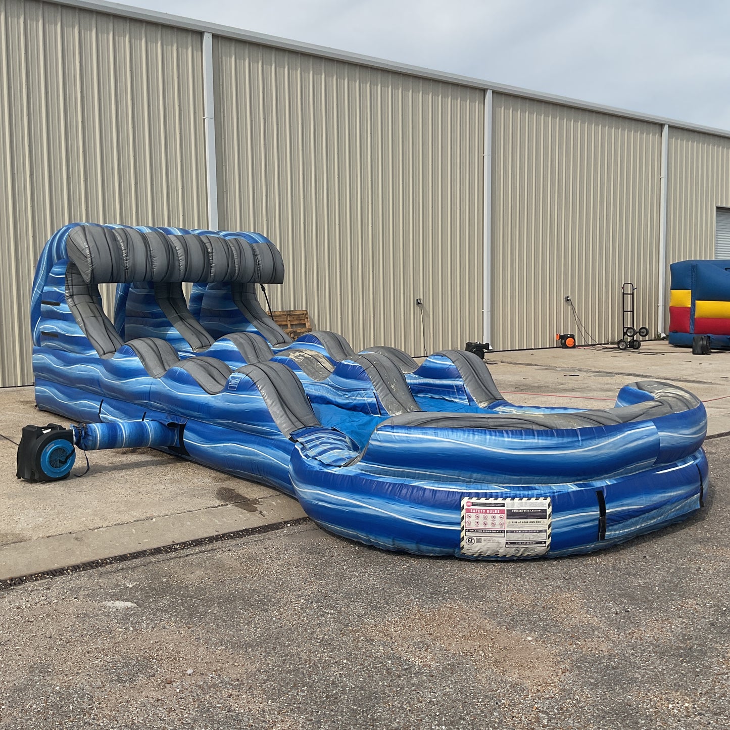 Laguna Wave Slip-n-Slide with pool