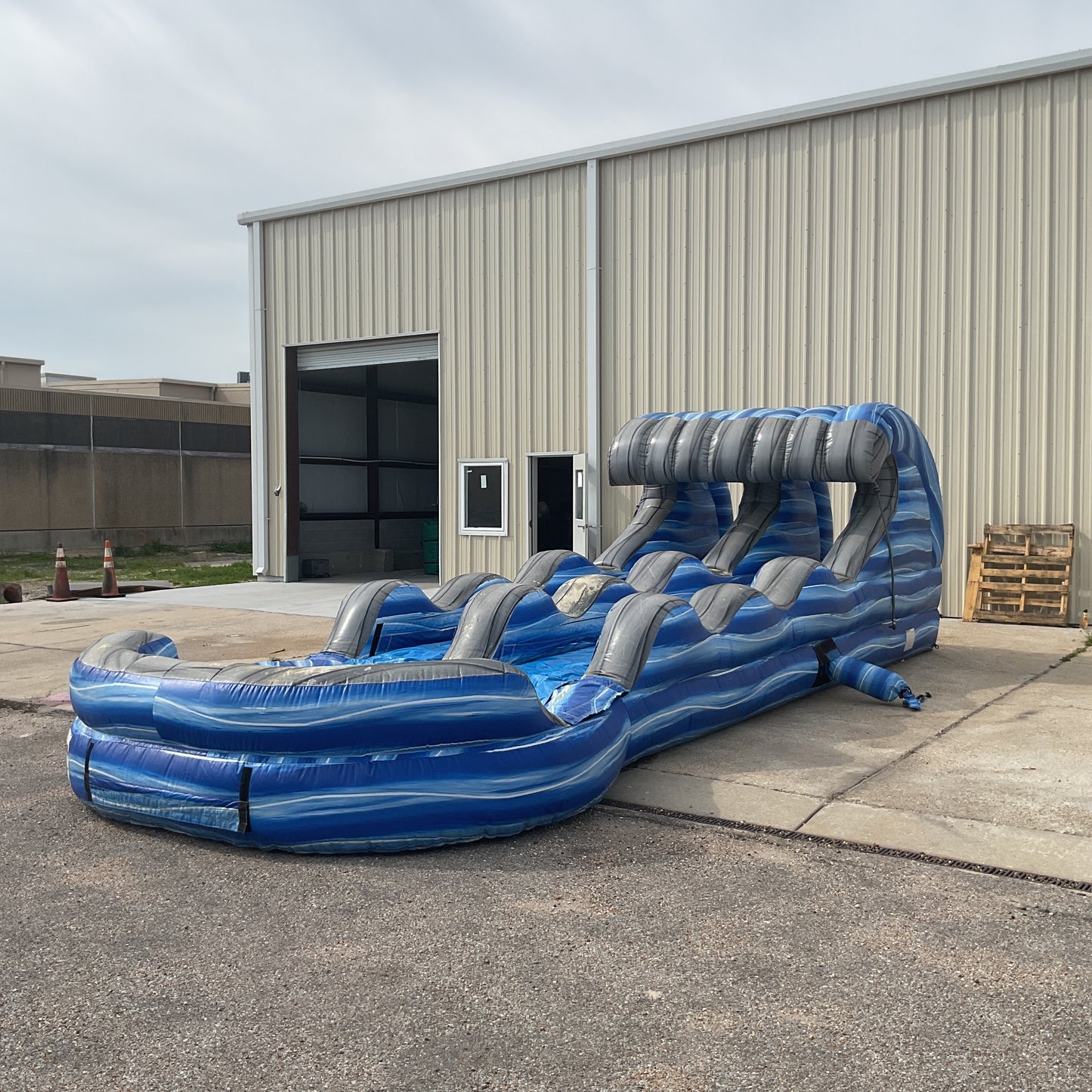 Laguna Wave Slip-n-Slide with pool