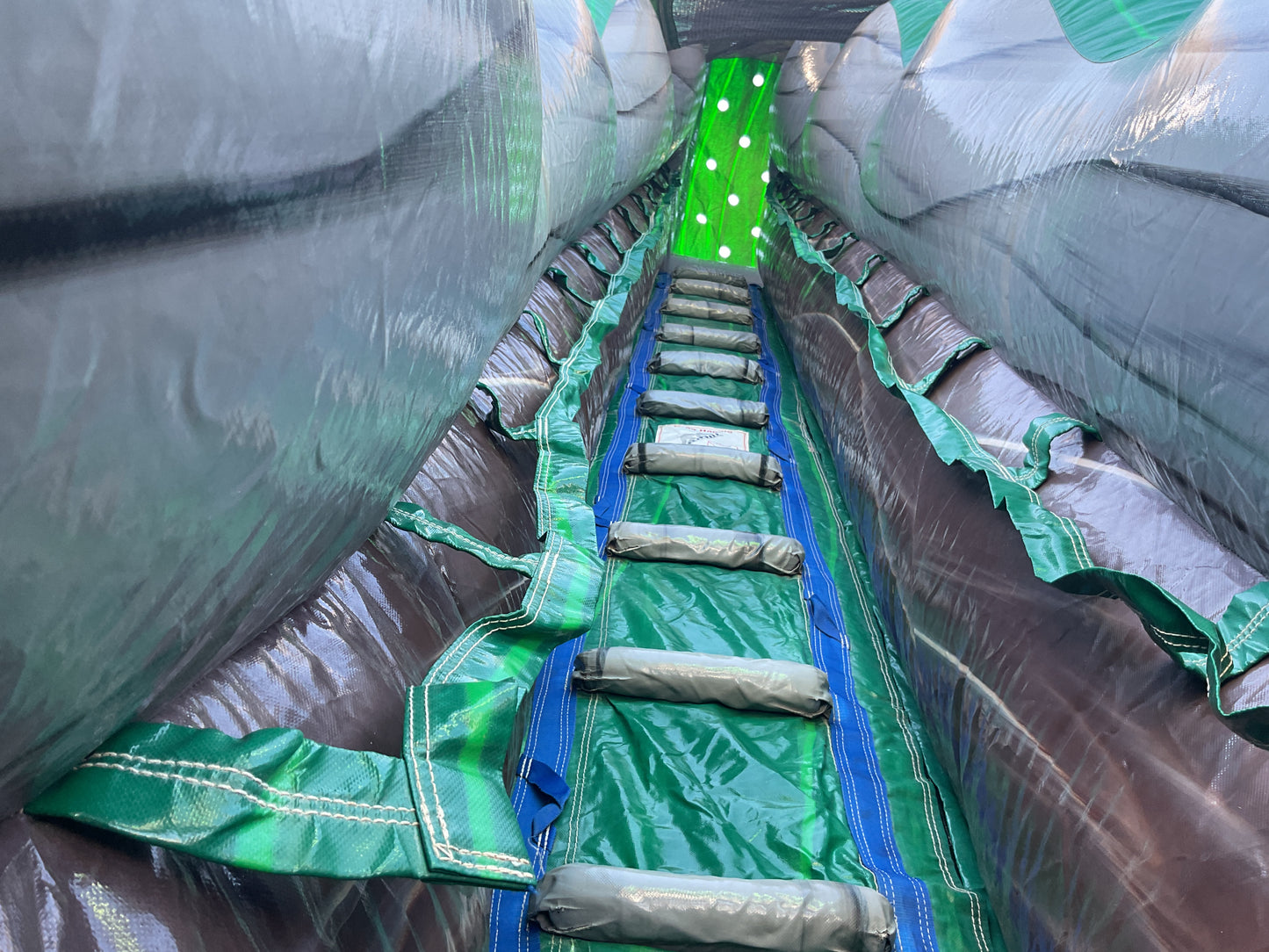 22' Emerald Crush Slide with pool