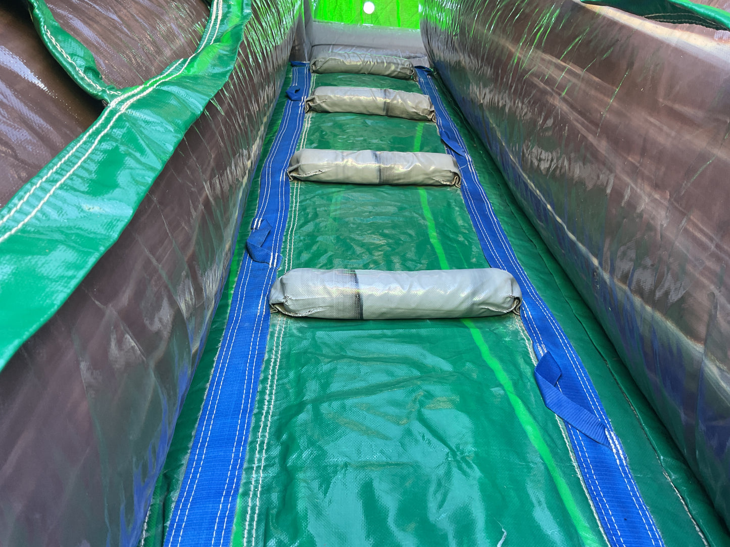 22' Emerald Crush Slide with pool