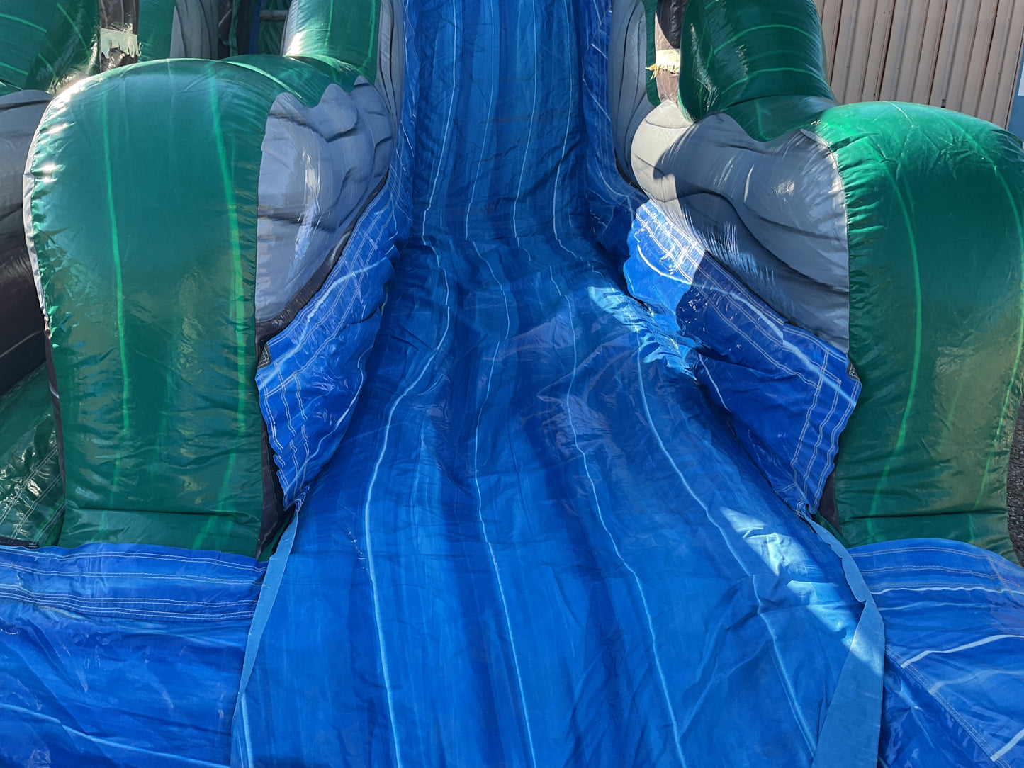 22' Emerald Crush Slide with pool