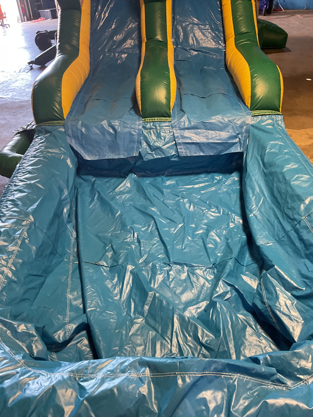 Dual Lane Tropical Combo with detachable pool