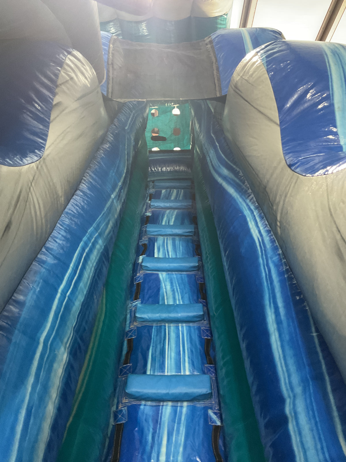 19' Dolphin Slide with pool