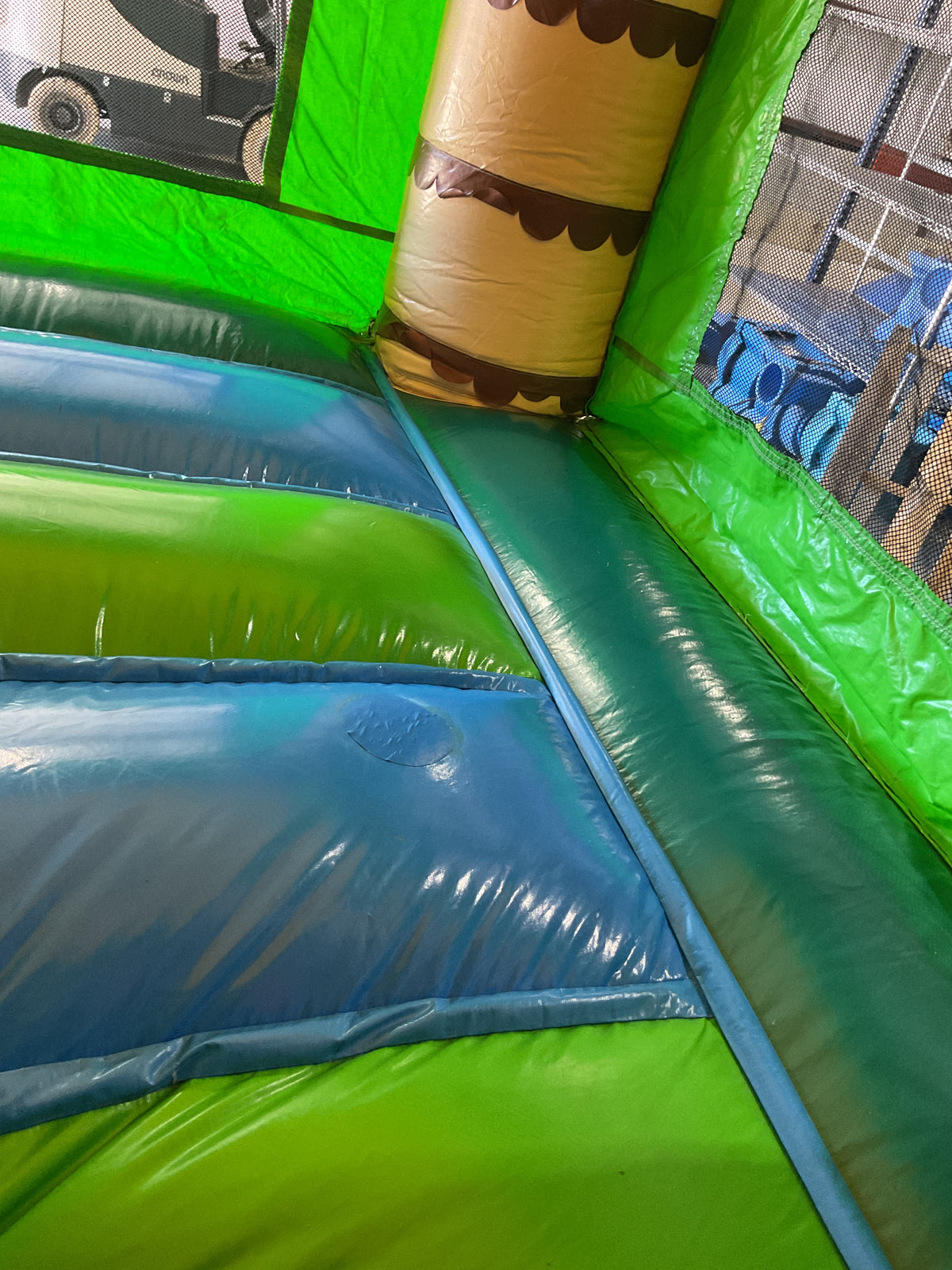Tiki Island Wet Dry Combo with splash pool