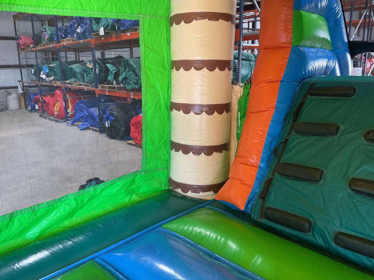 Tiki Island Wet Dry Combo with splash pool