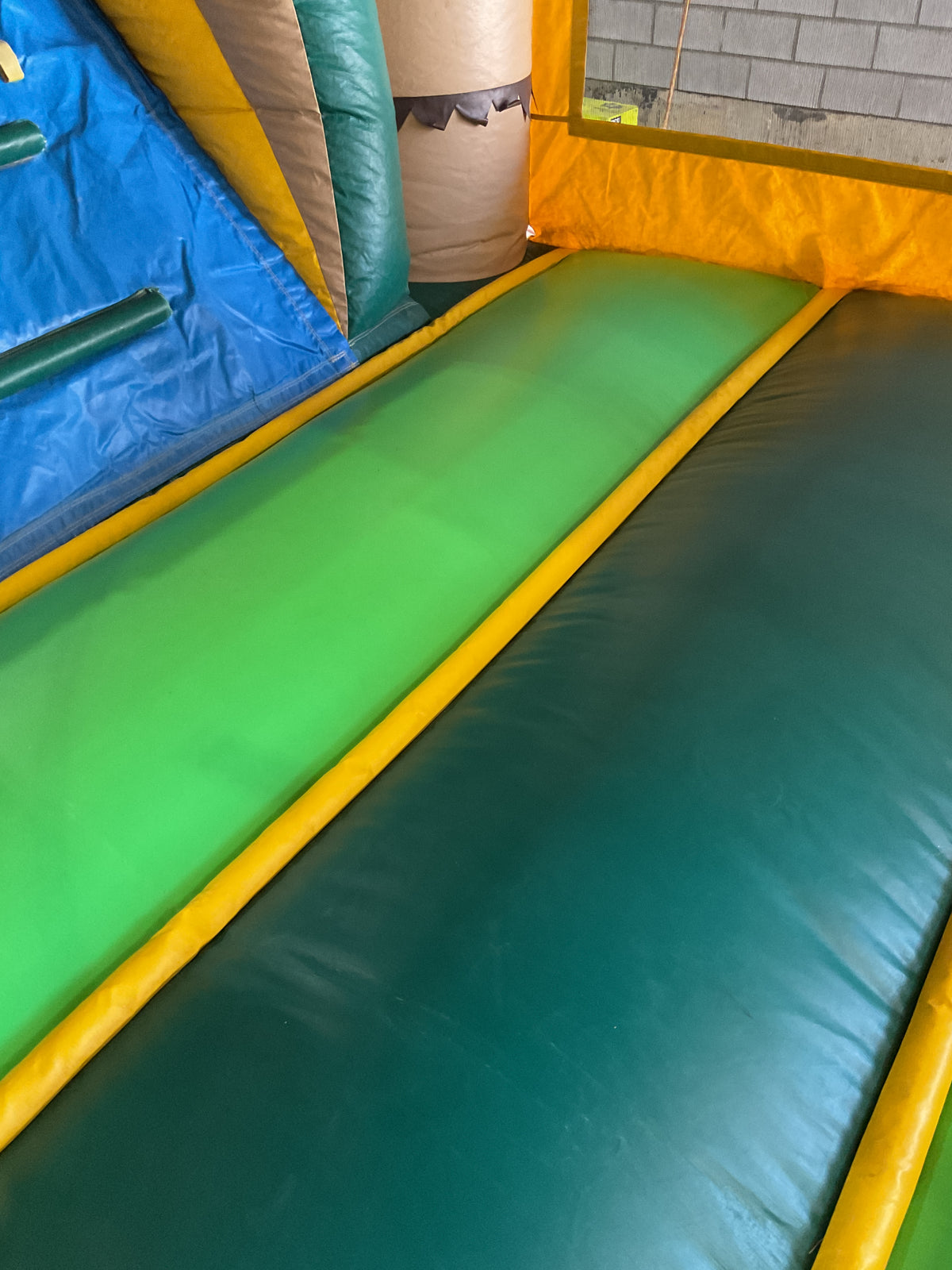 Tropical Combo wet dry with pool
