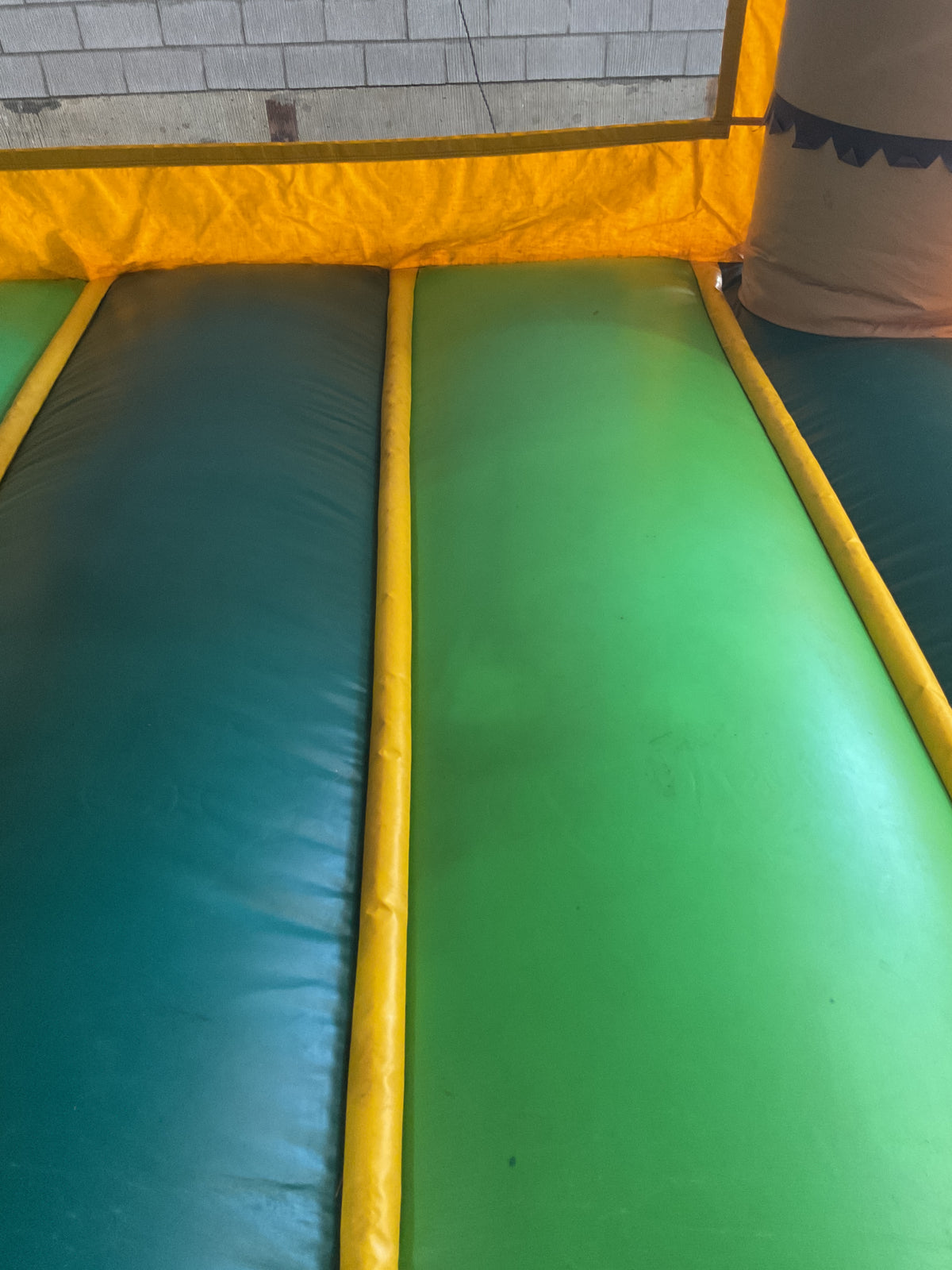 Tropical Combo wet dry with pool